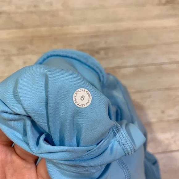 Lululemon Hotty Hot High Rise HR Skirt Skort Blue Chill Size 6 run golf tennis - Picture 3 of 9